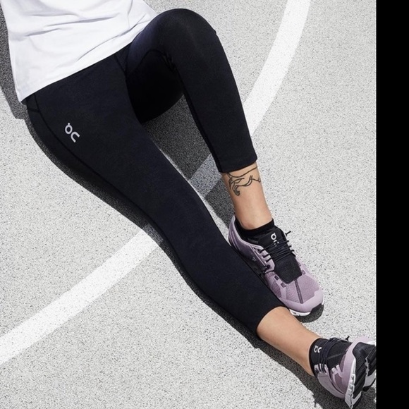 On Running Active Tights Medium - Picture 2 of 5